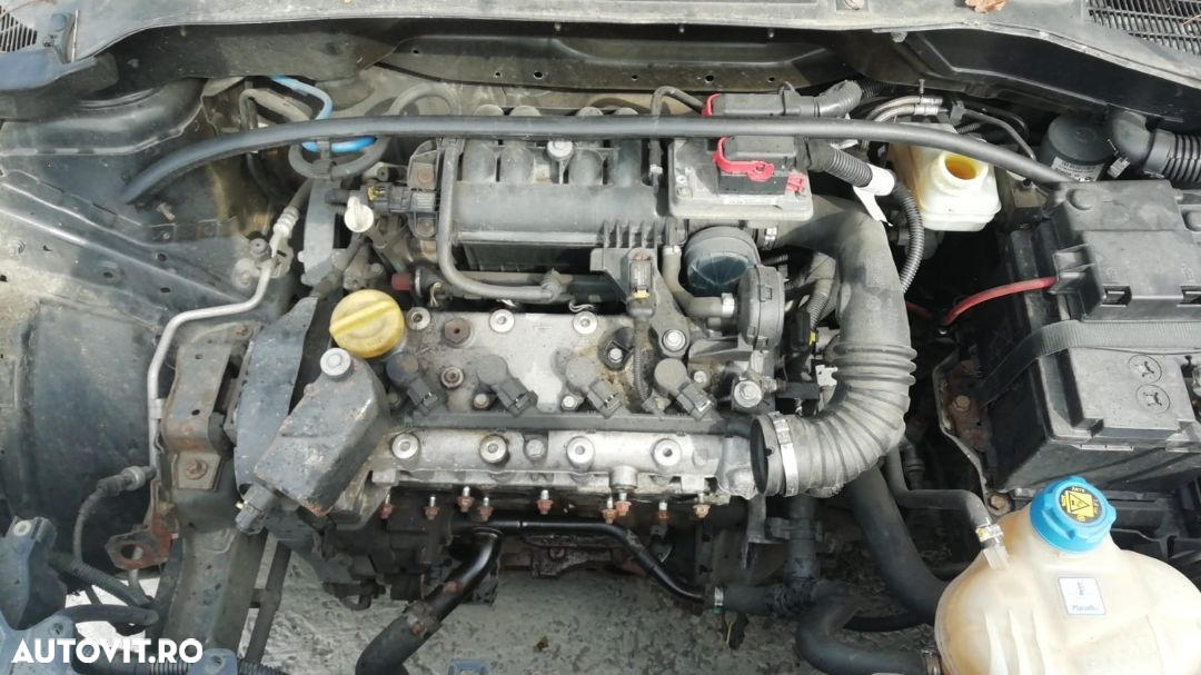 Dezmembrez  fiat grande punto sporting 1.4 16v 2007 - 6