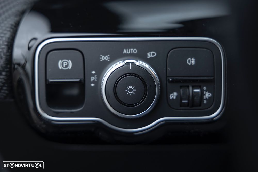 Mercedes-Benz A 250 e - 16