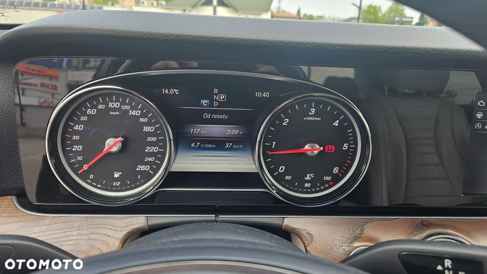 Mercedes-Benz Klasa E 220 d 9G-TRONIC - 25