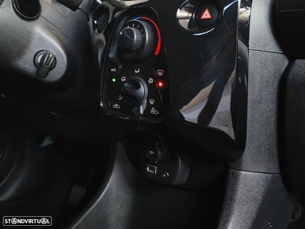 Citroën C1 1.0 VTi Shine - 38