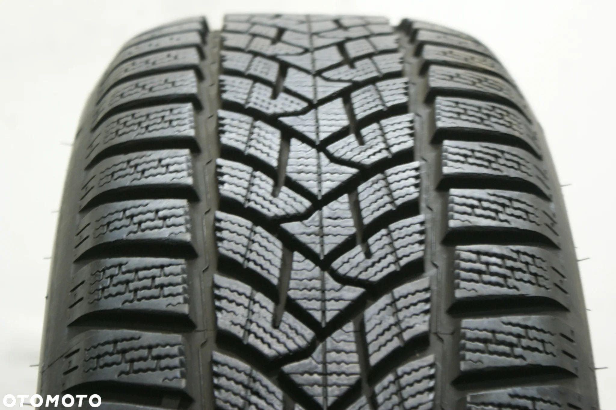 215/60R16 DUNLOP WINTER SPORT 5 , 8,8mm - 1