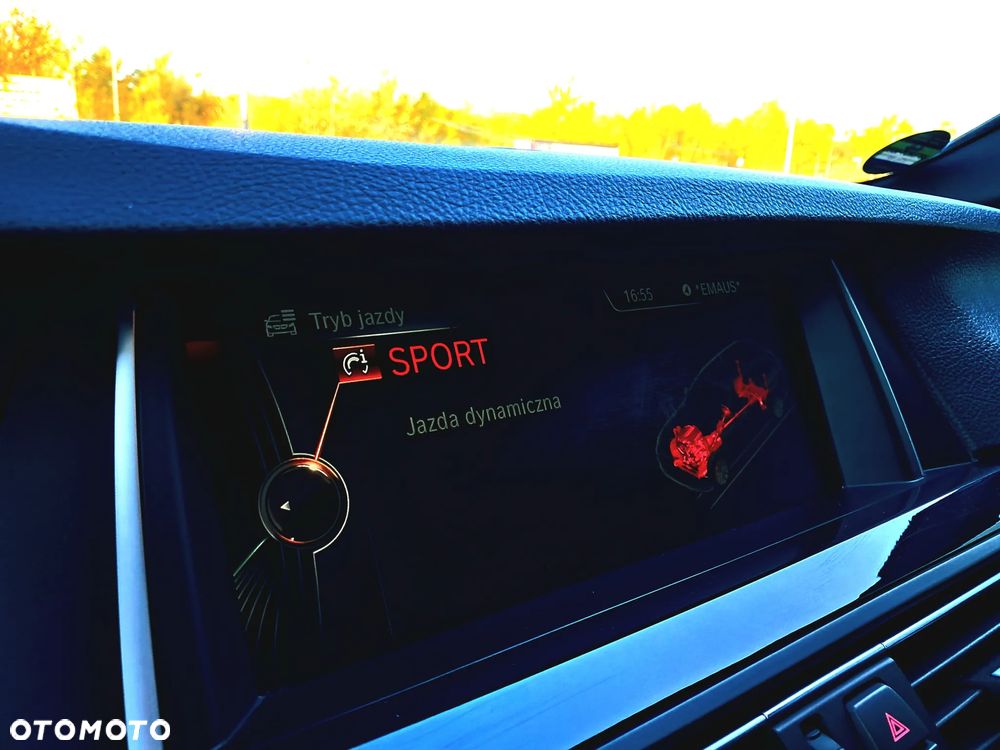 BMW Seria 5 525d Sport-Aut Luxury Line - 13