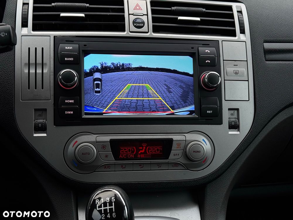 Ford Kuga 2.0 TDCi 2x4 Titanium - 9