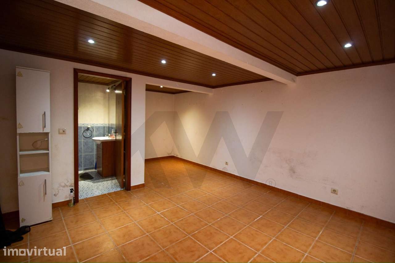 Oportunidade Única T4 em Tomar: Casa Grande + Negócio Próprio numa Loc - Grande imagem: 2/19