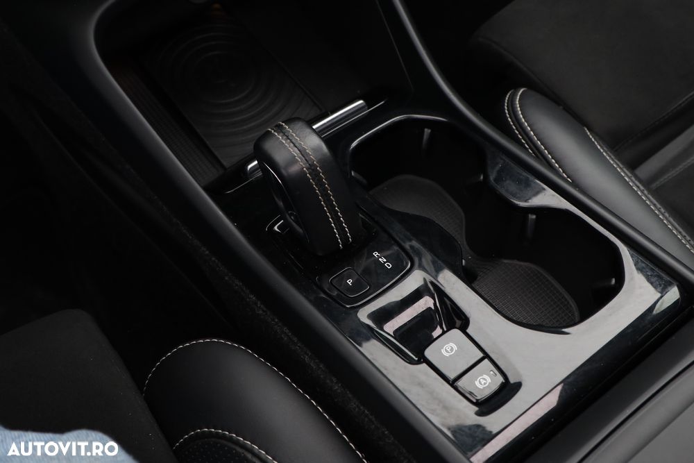 Volvo XC 40 T4 AWD Geartronic R-Design - 22