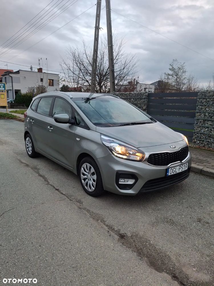 Kia Carens 1.6 GDI Dream Team Edition - 1