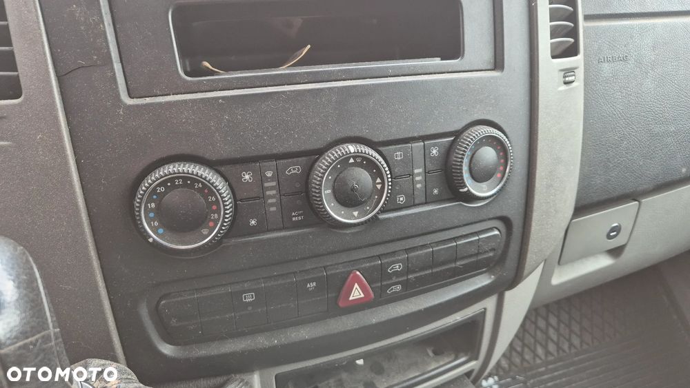 Mercedes-Benz Sprinter - 9