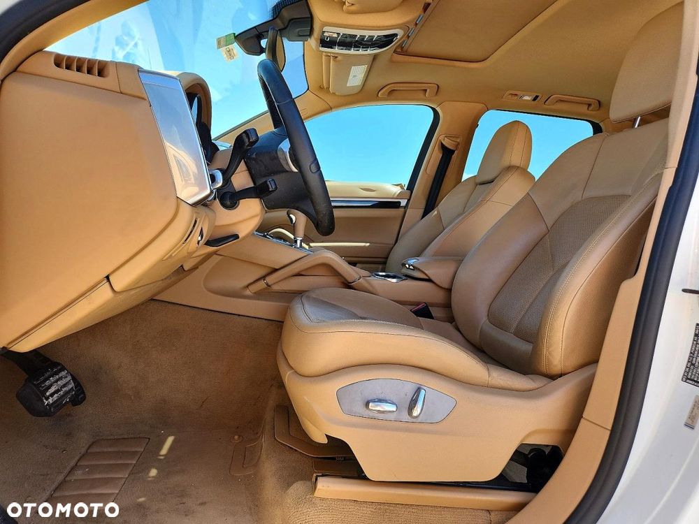 Porsche Cayenne - 7