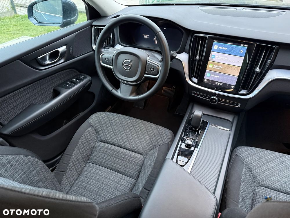 Volvo V60 B4 B DKG Momentum Pro - 11