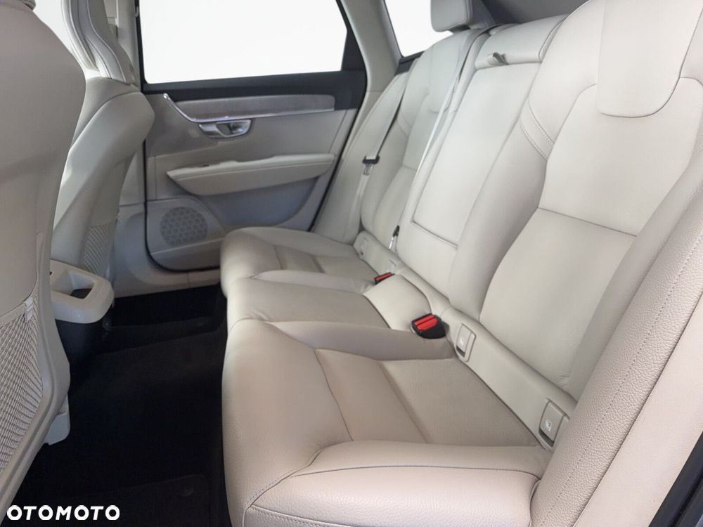Volvo V90 Cross Country - 16