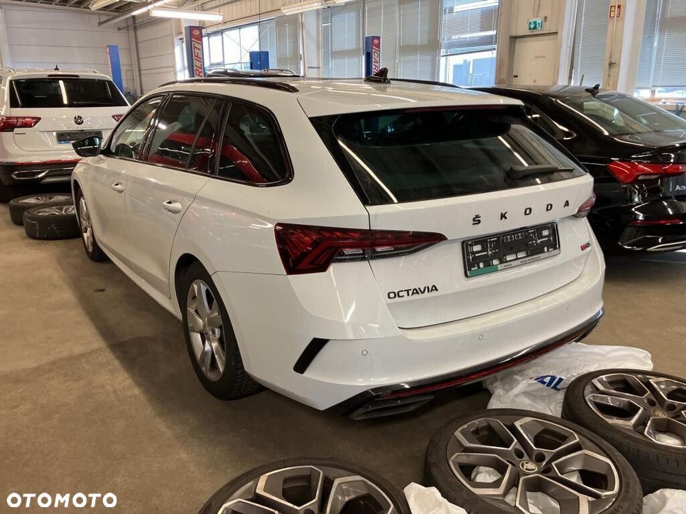 Skoda Octavia 2.0 TDI RS DSG - 4