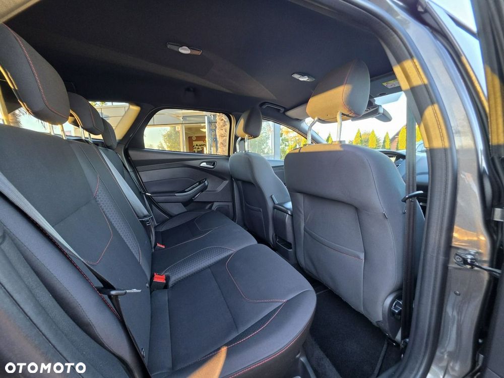 Ford Focus 1.5 EcoBlue Start-Stopp-System ST-LINE - 34