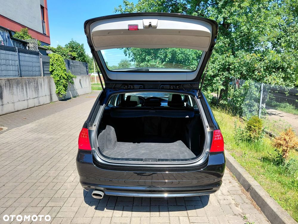 BMW Seria 3 320d DPF Edition Sport - 16