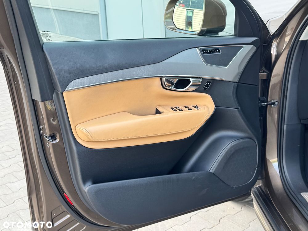 Volvo XC 90 D5 AWD Inscription - 24