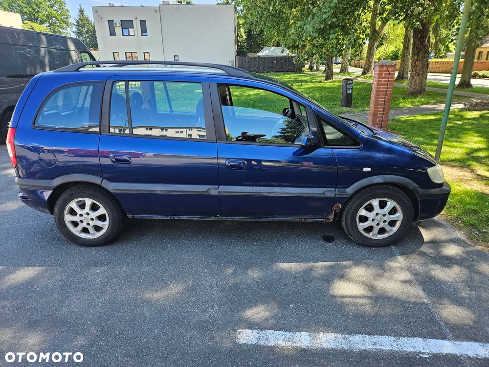 Opel Zafira 1.6 - 4