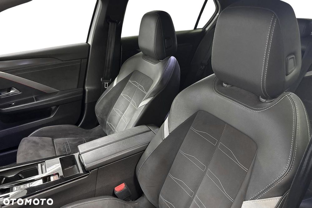 Opel Astra 1.6 T Plug-in Hybrid GS - 22