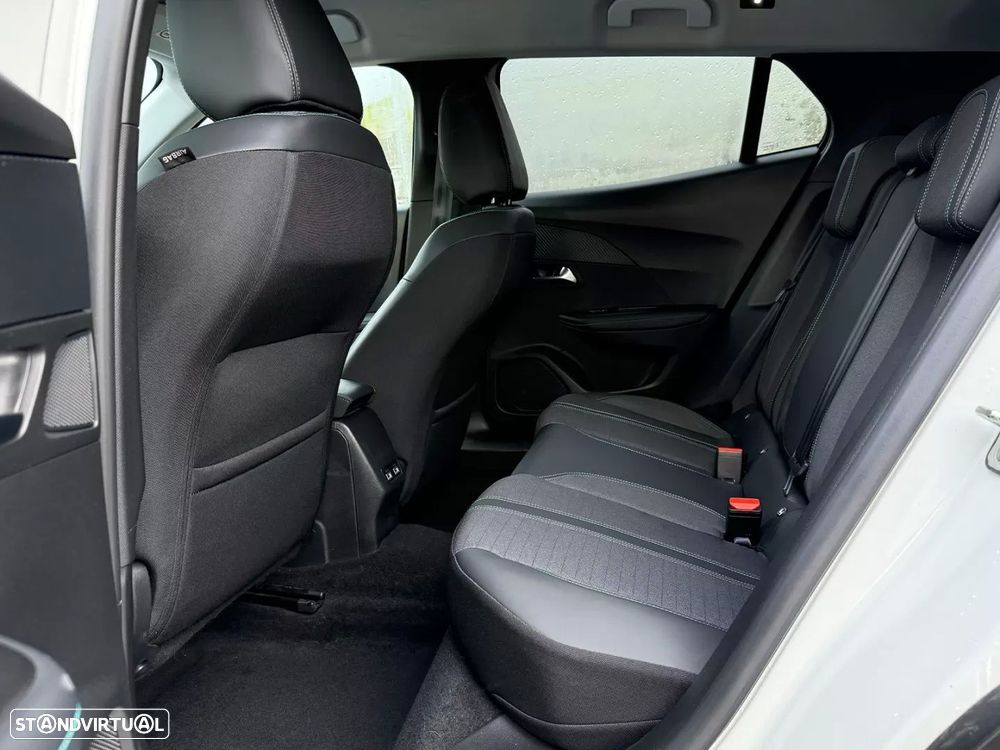 Peugeot 2008 PureTech 130 EAT8 Allure - 14