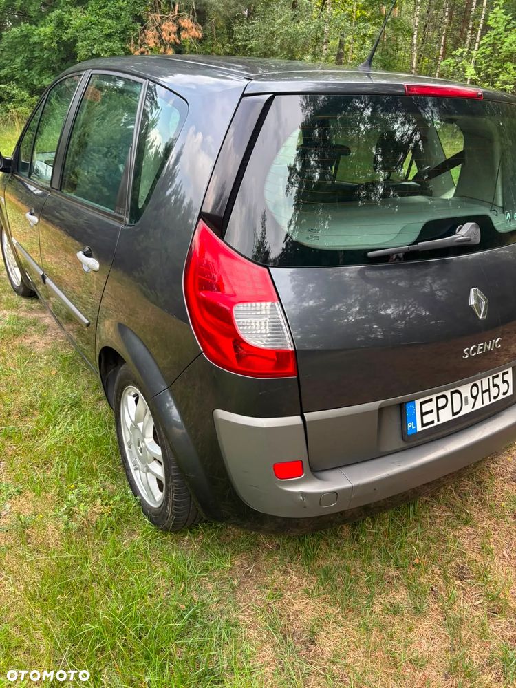 Renault Scenic 1.6 16V Expression - 11
