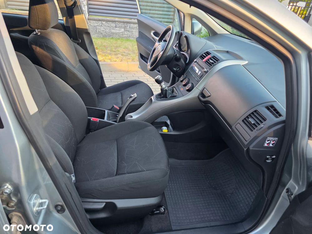Toyota Auris 1.33 VVT-i Terra - 16