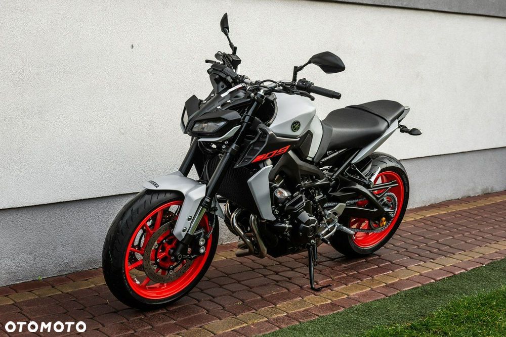Yamaha MT - 6