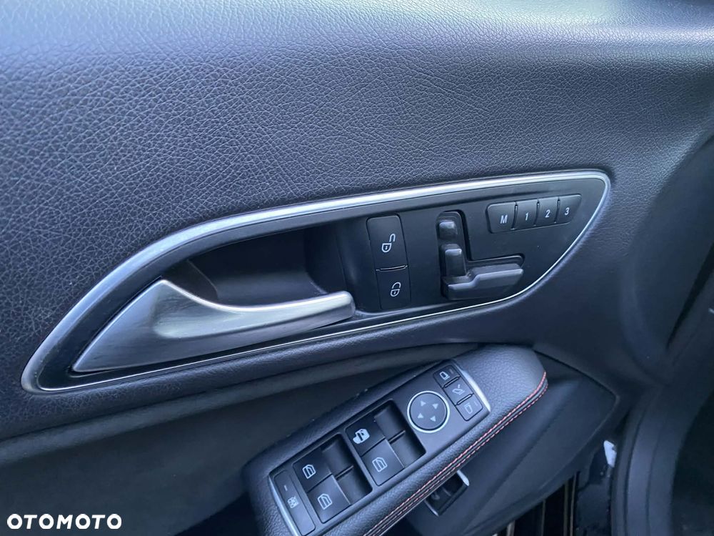 Mercedes-Benz CLA 220 CDI 7G-DCT AMG Line - 20