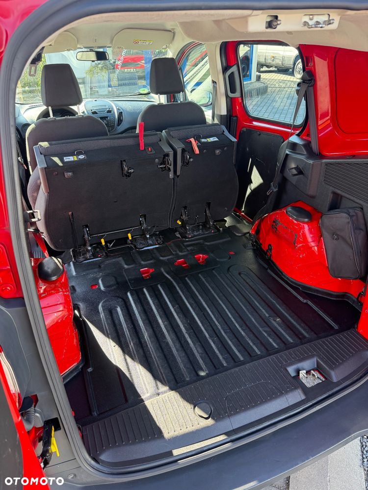 Ford Tourneo Courier - 11