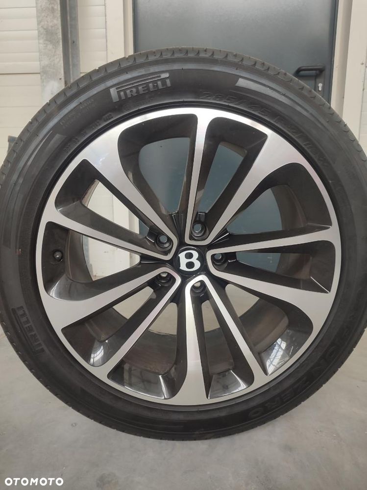 Bentley Bentayga - 17
