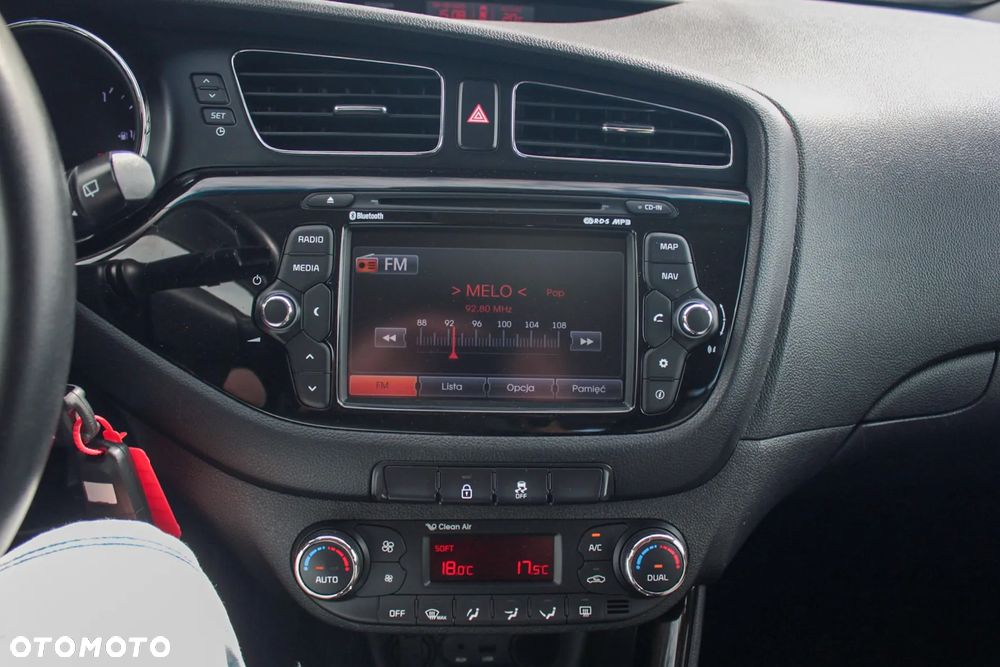 Kia Ceed 1.6 GDI Dream Team Edition - 14