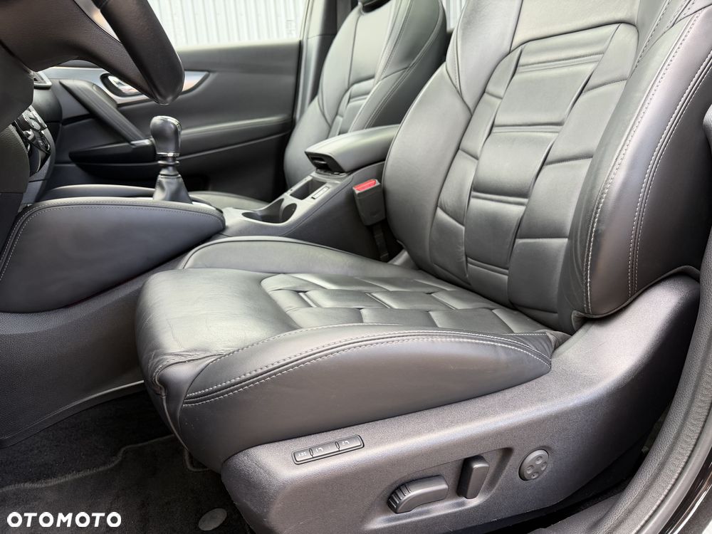 Nissan Qashqai 1.3 DIG-T Tekna+ - 17