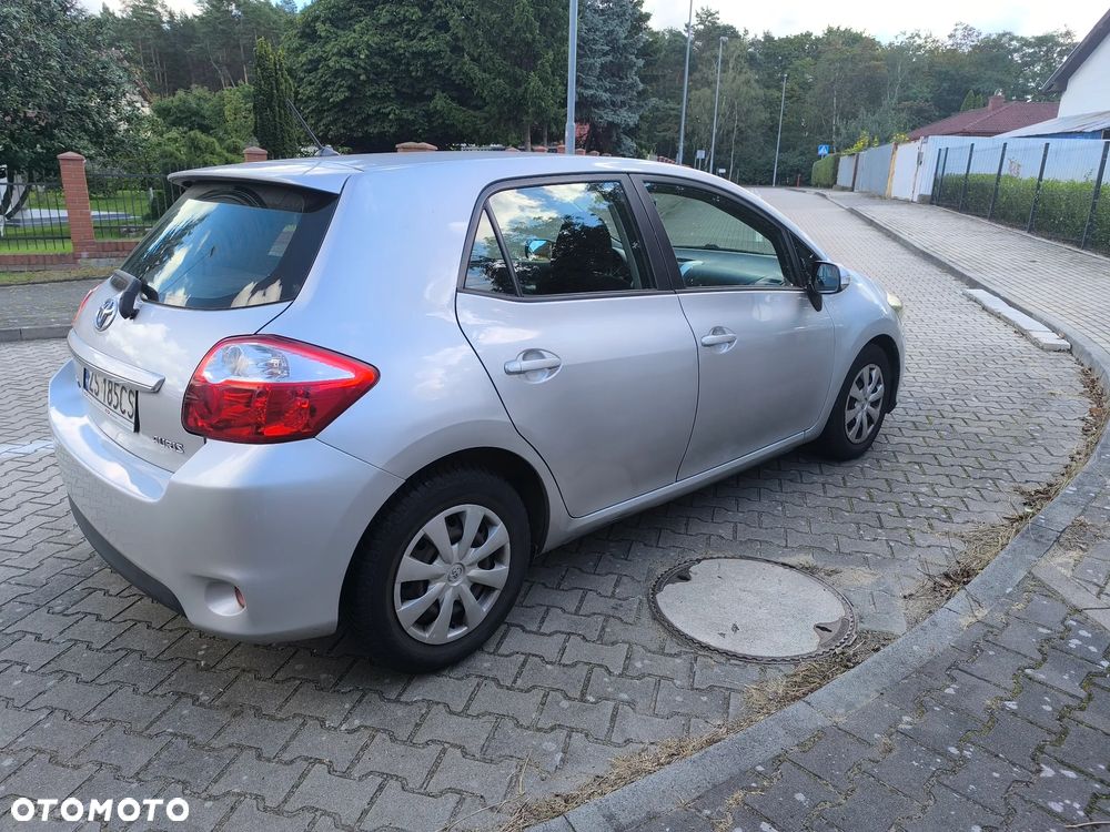 Toyota Auris 1.4 D-4D Premium - 2