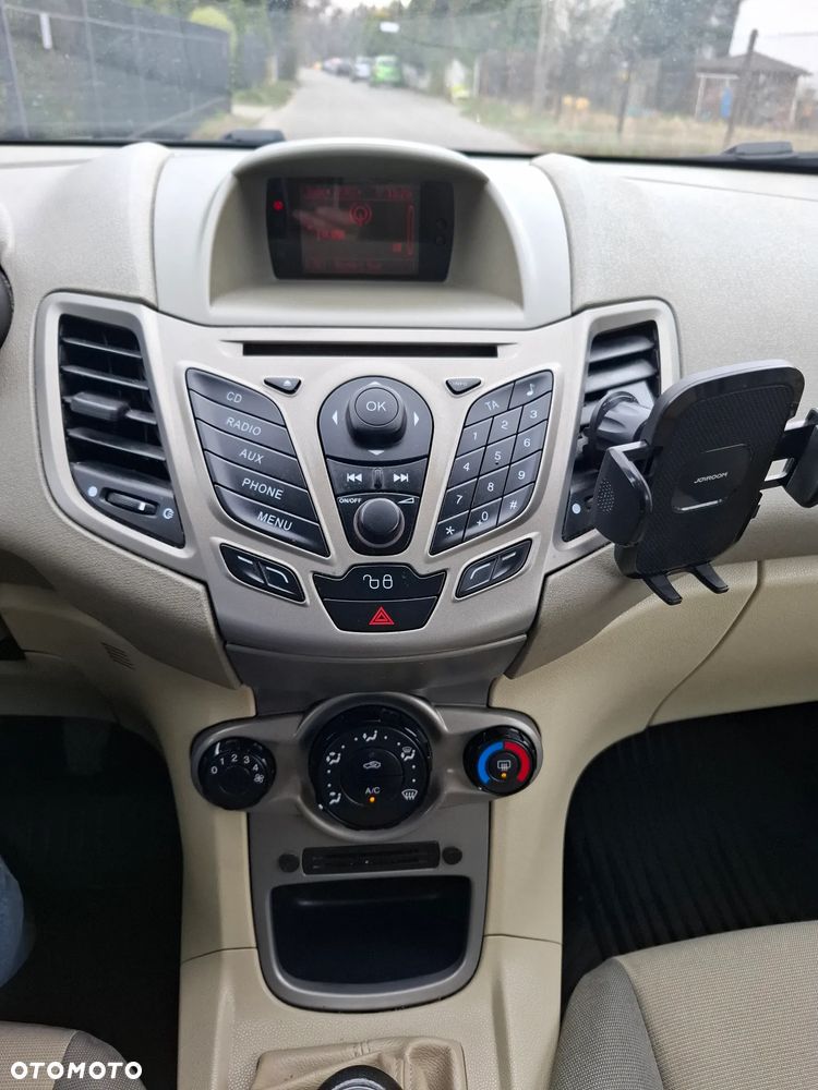 Ford Fiesta 1.25 SYNC Edition - 32