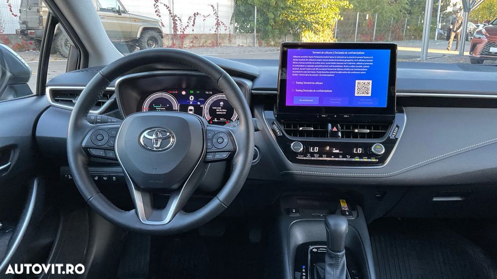 Toyota Corolla Sedan 1.8 HSD Dynamic - 10