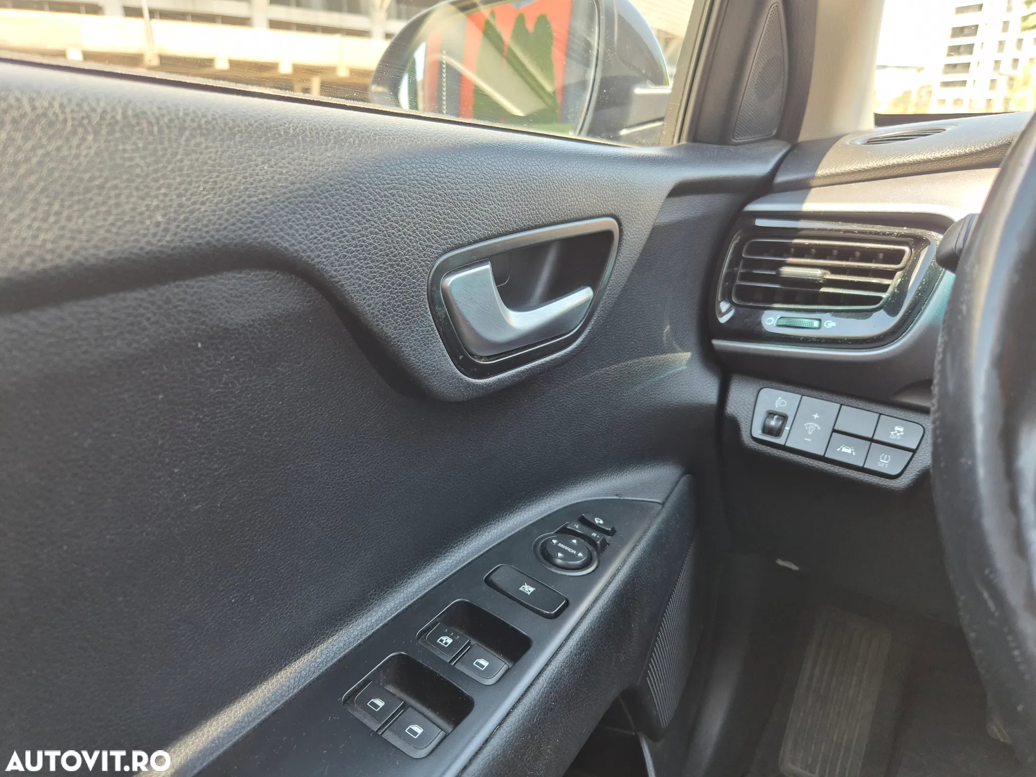 Kia Stonic 1.6 DSL Trend - 19