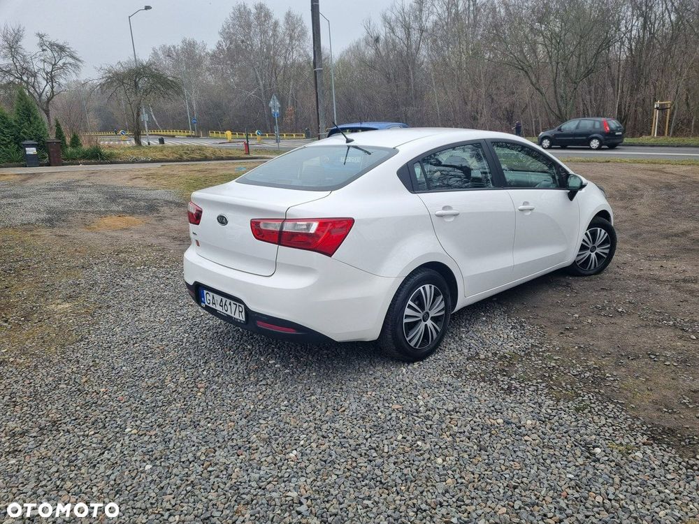Kia Rio - 5
