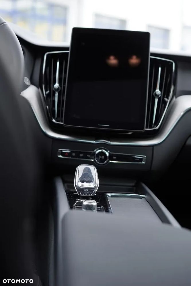 Volvo XC 60 B5 B AWD Plus Black Edition - 21