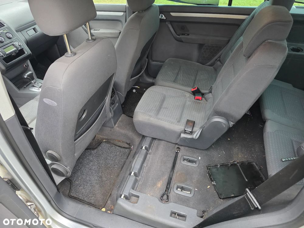 Volkswagen Touran 1.6 FSI - 15