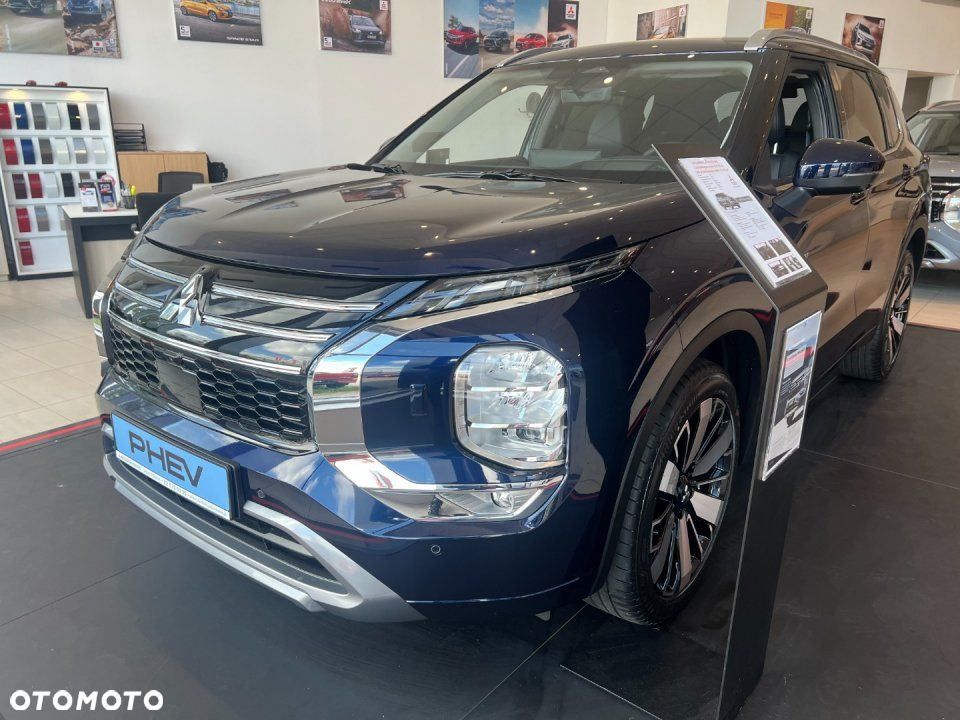 Mitsubishi Outlander - 3