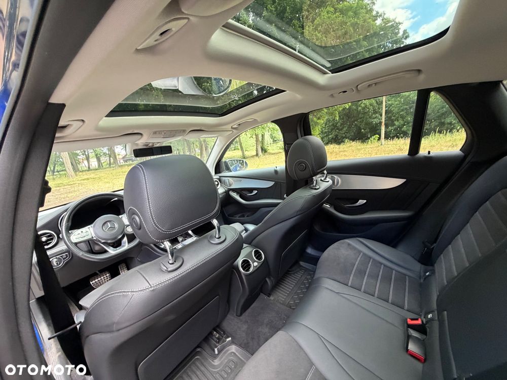 Mercedes-Benz GLC 300 4Matic 9G-TRONIC AMG Line Plus - 12