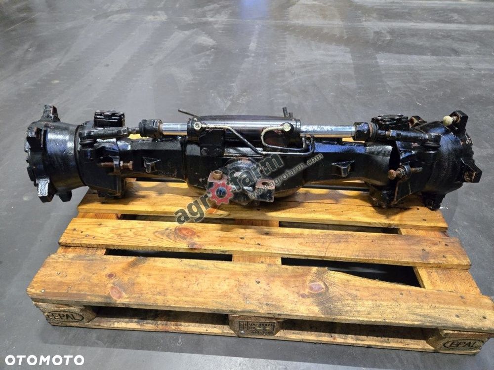 Przedni most Massey Ferguson 3225 - 2