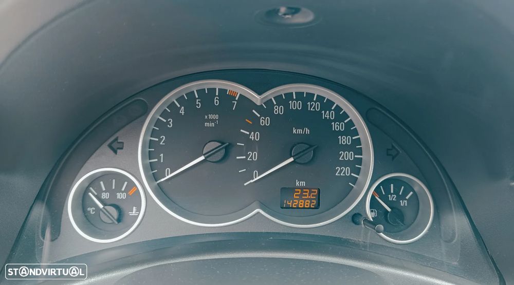 Opel Corsa 1.2 16V Enjoy - 8