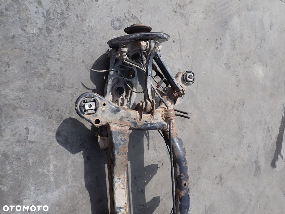 SANKI WÓZEK KOŁYSKA TYŁ BMW E90 - 3