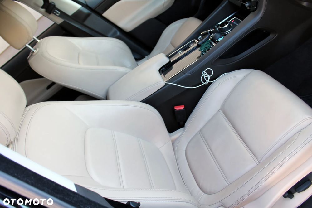 Jaguar F-Pace 20d AWD Prestige - 11