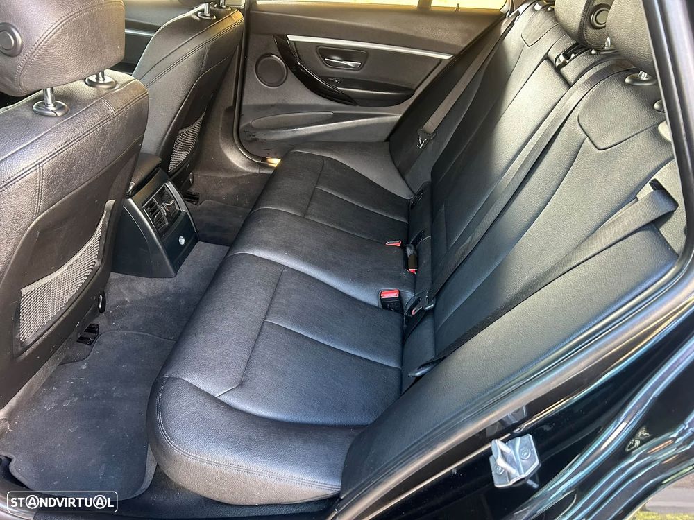 BMW 318 d Sport Line - 43