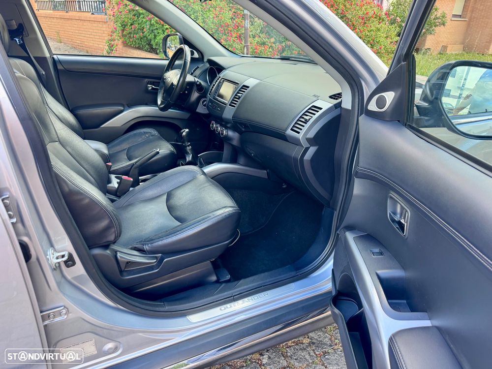 Mitsubishi Outlander 2.2 DI-D Instyle Navi - 22