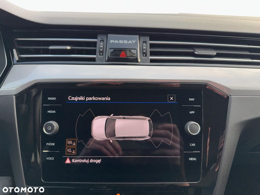 Volkswagen Passat - 18