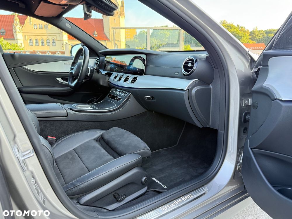 Mercedes-Benz Klasa E - 27