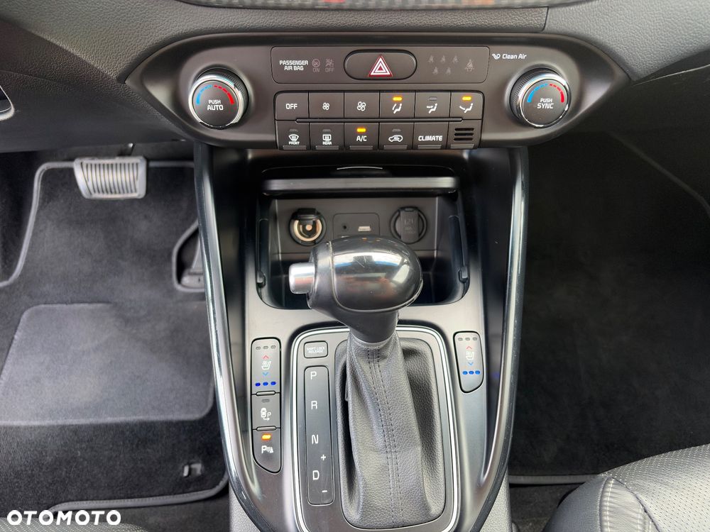 Kia Carens 1.7 CRDi Business Line 7os 7DCT - 26