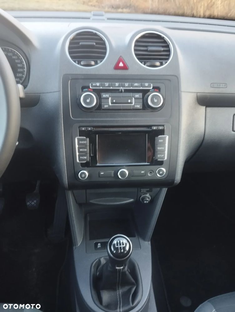 Volkswagen Caddy - 10