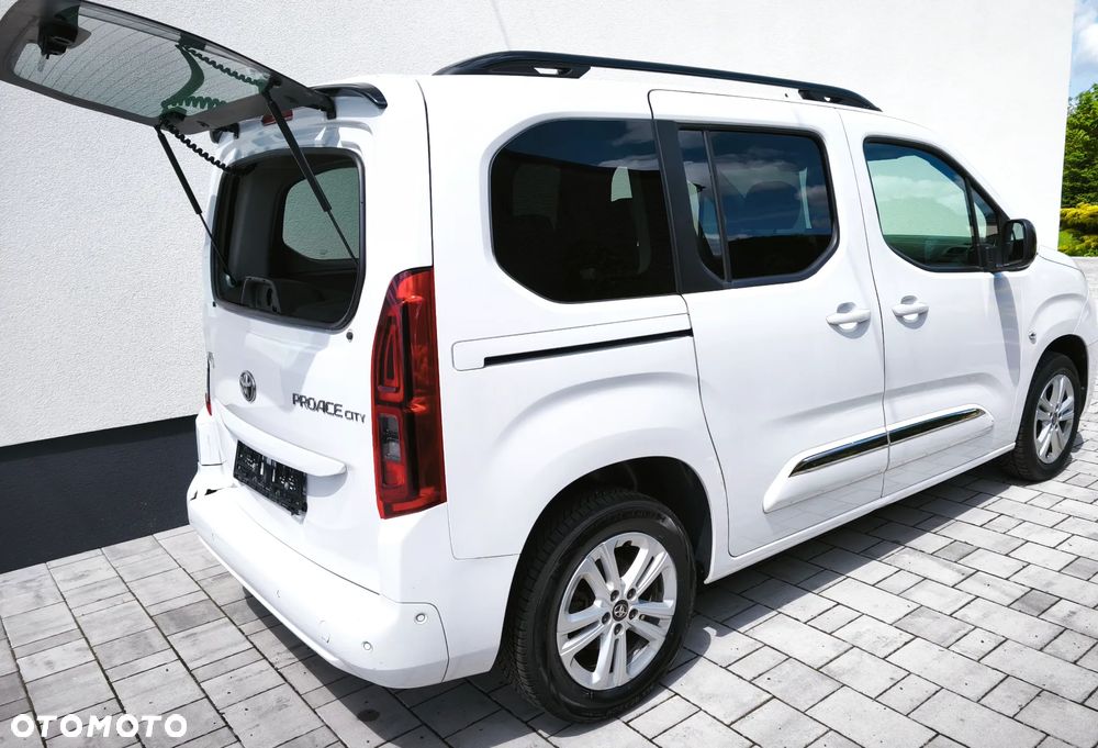 Toyota Proace City Verso 1.2 Turbo L1 Team Deutschland - 4