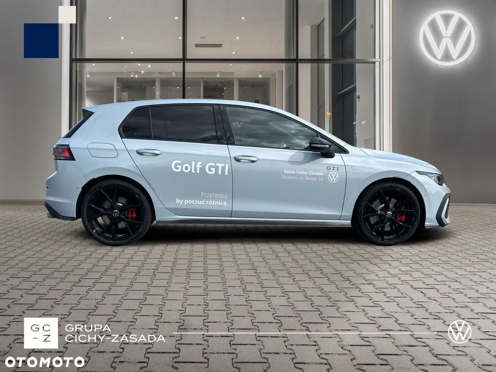 Volkswagen Golf - 6